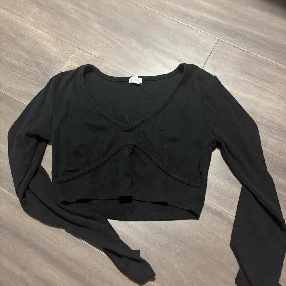 Garage Black V-Neck Long Sleeve Crop Top